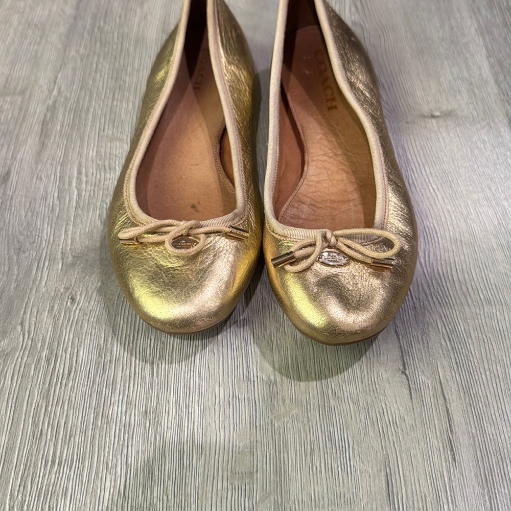 Coach Lara Q8258 Metallic Tumbled Gold Round Toe Classic Ballerina Flat
